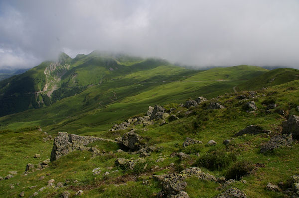 Sous le Soum de Grum en descendant vers le col d_Aubisque