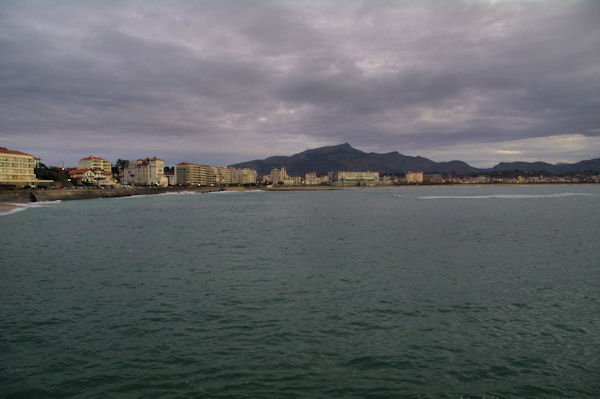 St Jean de Luz, au fond, la Rhune