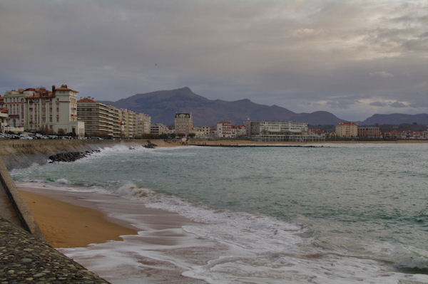 St Jean de Luz, au fond, la Rhune