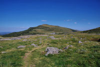 Le Col et le Puy de Prat de Bouc