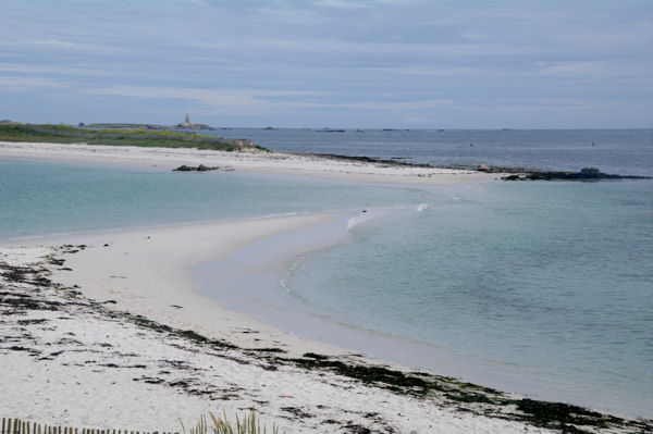 La plage joignant l_Ile de St Nicolas et l_Ile de Bananec