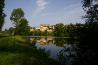 Vue de Savanac depuis la rive gauche du Lot