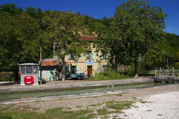 L'cluse du Petit Pzy sur le Canal Latral  la Garonne