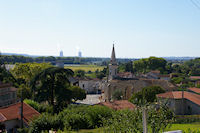 Malause, au loin les chemines de Golfech