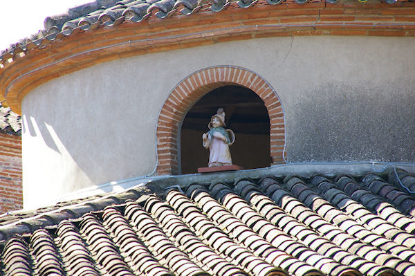 Un compostellou au dessus de la Halle d'Auvillar