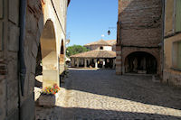 Place de la Halle d'Auvillar