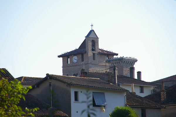 Le clocher de l'glise de Pommevic