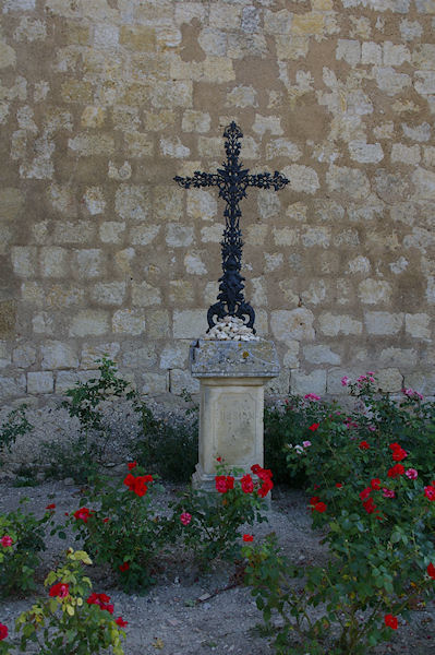 Derrire l'Eglise de Miradoux