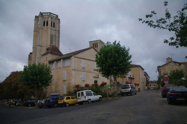 Les clochers de la Collgiale St Pierre de La Romieu