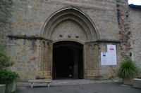 Le typan simple de la cathdrale Saint-Jean-Baptiste  Aire sur l_Adour