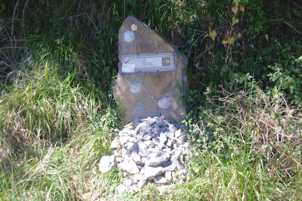 Une vieille borne au dessus de Jaurriberria