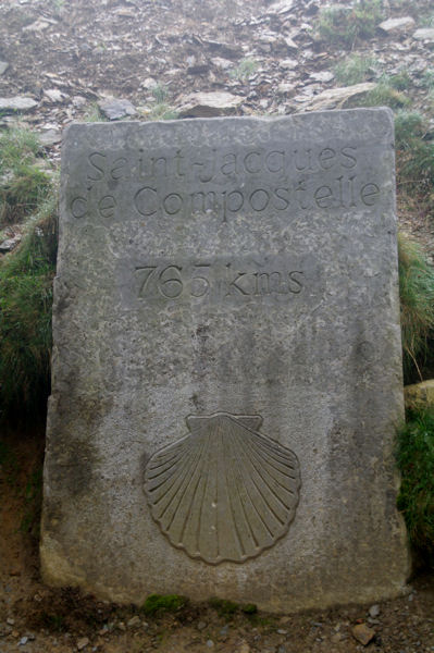 Borne Compostelle au Col de Bentarte