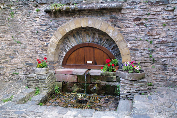 La fontaine du Plo  Conques