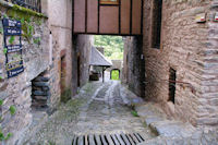 Une ruelle dans Conques, pour descendre vers le Dourdou