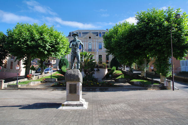 La statue du Mineur, tmoignage du passer minier de la rgion