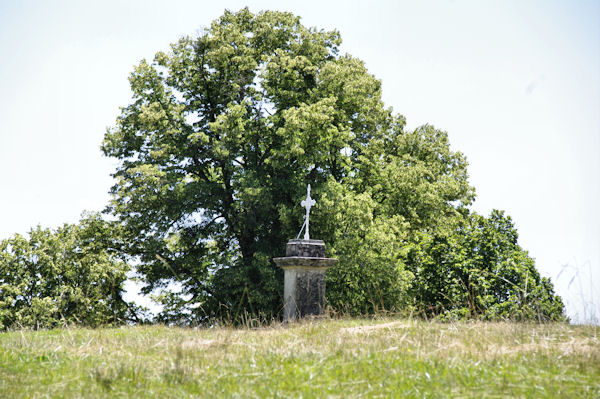 Une croix  Caldecoste