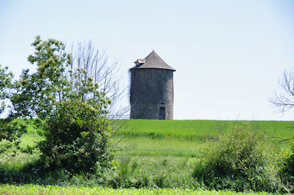 Un moulin vers Le Montet