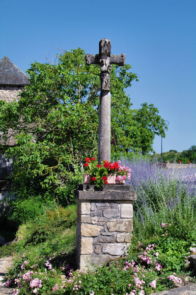 La Croix St Georges  Peyrusse le Roc