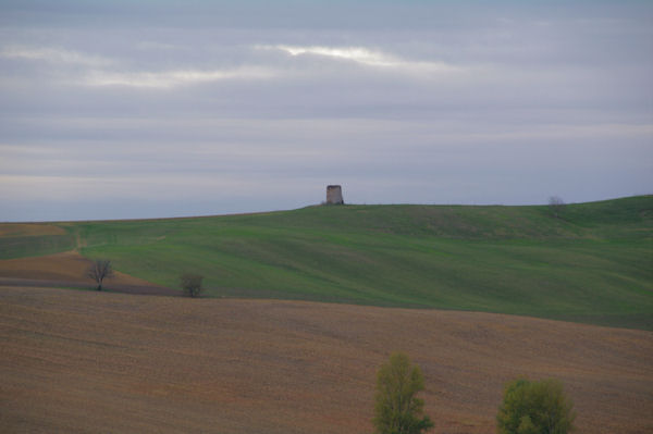 Un moulin en ruine vers Les Bouyols