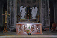 L'autel de l'eglise de l'abbaye St Michel a Gaillac