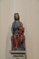 Vierge  l_enfant en bois polychrome dans l_glise de l_abbaye St Michel  Gaillac