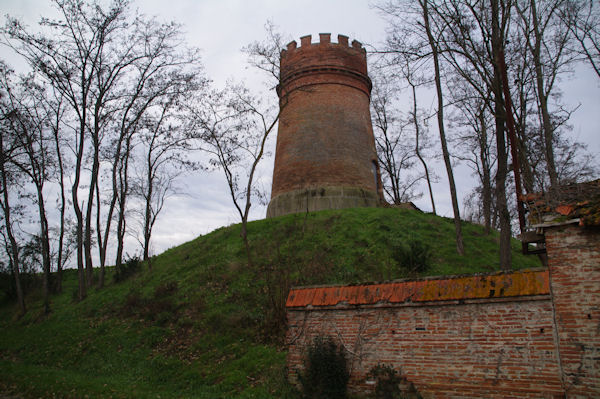 La tour du hameau des Mouraches