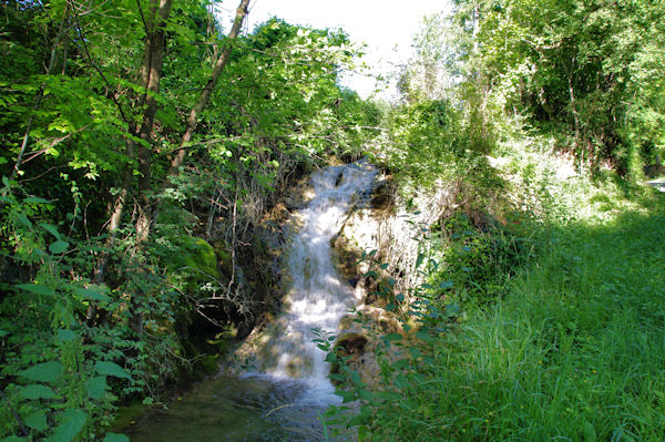 Petite cascade vers Cambon