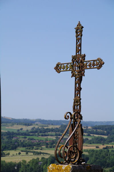 Une croix  Latour