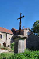 Une croix a Latour