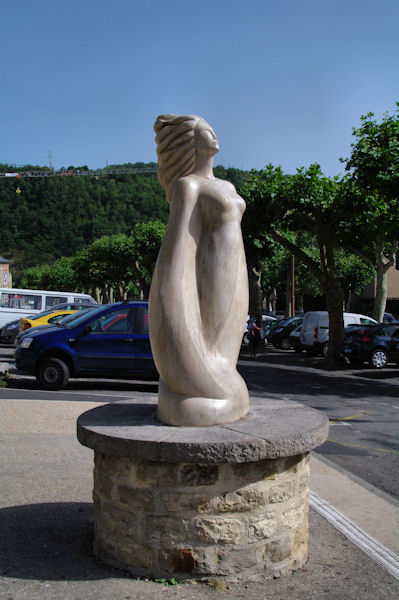 Staue Place de la Libert  Villefranche de Rouergue