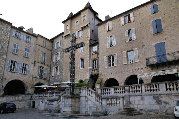 Place Notre Dame  Villefranche de Rouergue