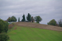 La chapelle de Puycheval depuis Les Gilets