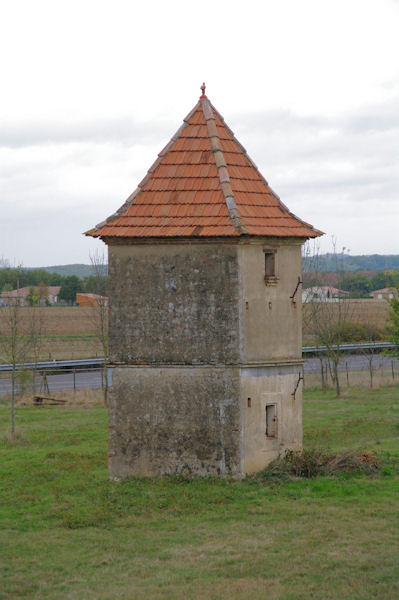 Un pigeonnier vers En Boudes