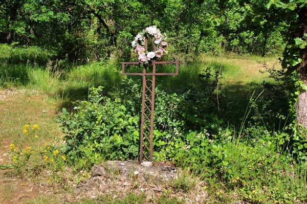 Une croix au Puech Dubert