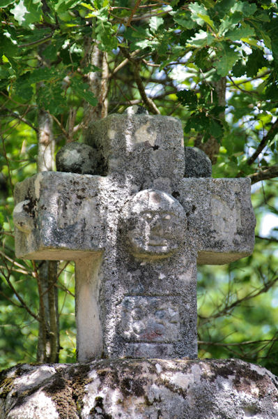 La Croix de l_Homme vers le Puech de Miremont