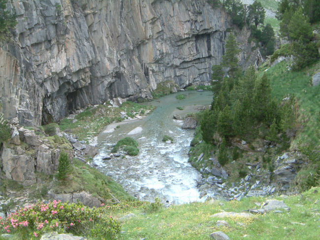 Trou du Taureau ou fauro dels Aigualluts