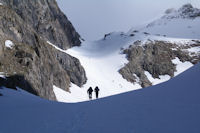 La seconde partie de Canal Fonda, au fond, le Col de la Diende de Llardana