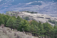 Le Puig de Llivia et son chateau ruine