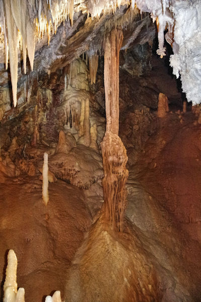 Pilier dans la rivire suprieure du gouffre de Cabrespine