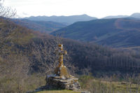 La vallee du ruisseau du Blau, au fond, le chateau de Puivert