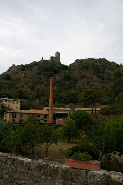 La Tour Quertineux depuis le village de Lastours