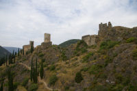 A gauche, la Tour Cabaret, au centre, la Tour Rgine et  gauche le chateau de Surdespine depuis Quertineux