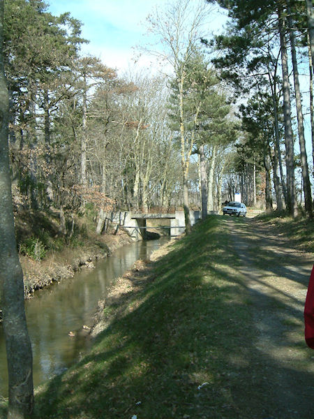 Le pont sur la Rigole entre Lamarque et La Barthole