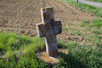 Une vieille croix vers La Paille