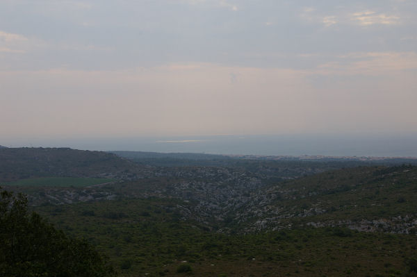 Les combes des Treilles et de Lavit depuis le Pech redon