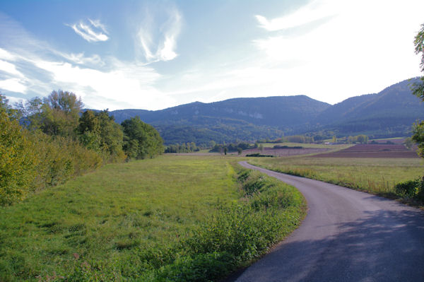 La route peu aprs avoir passer le Blau