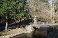 Le pont sur l'Alzeau va la prise d'eau