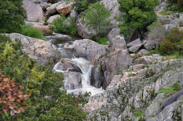 Le ruisseau d_Hric vers la passerelle des Soupirs