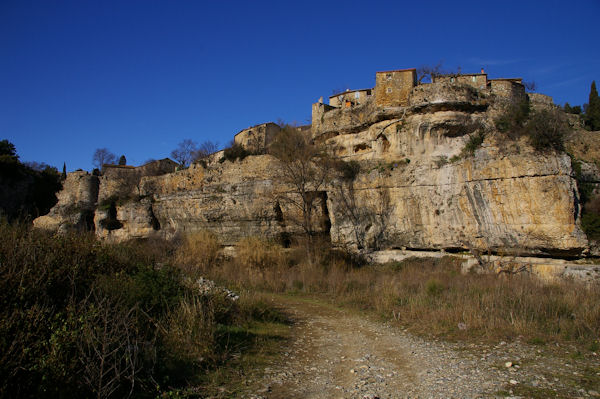 Minerve depuis le lit assch de la Cesse