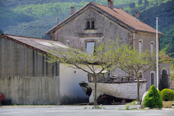 L_ancienne gare de St Etienne d_Albagnan